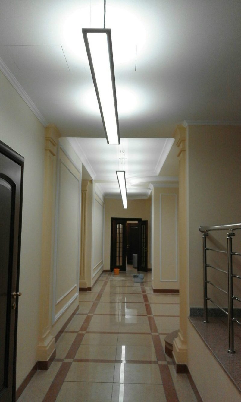 Iluminación Garviled - Oficinas Almaty - Icaro e Icaro Lineal