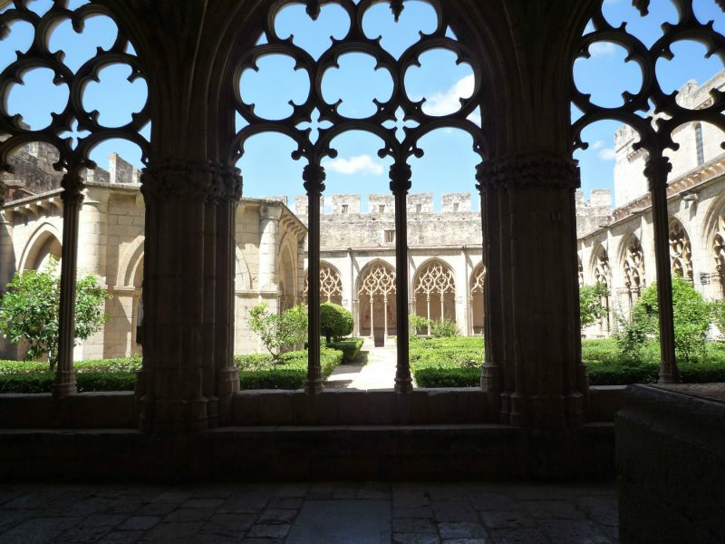 Iluminación Garviled - Proyecto a medida - Monasterio Santes Creus