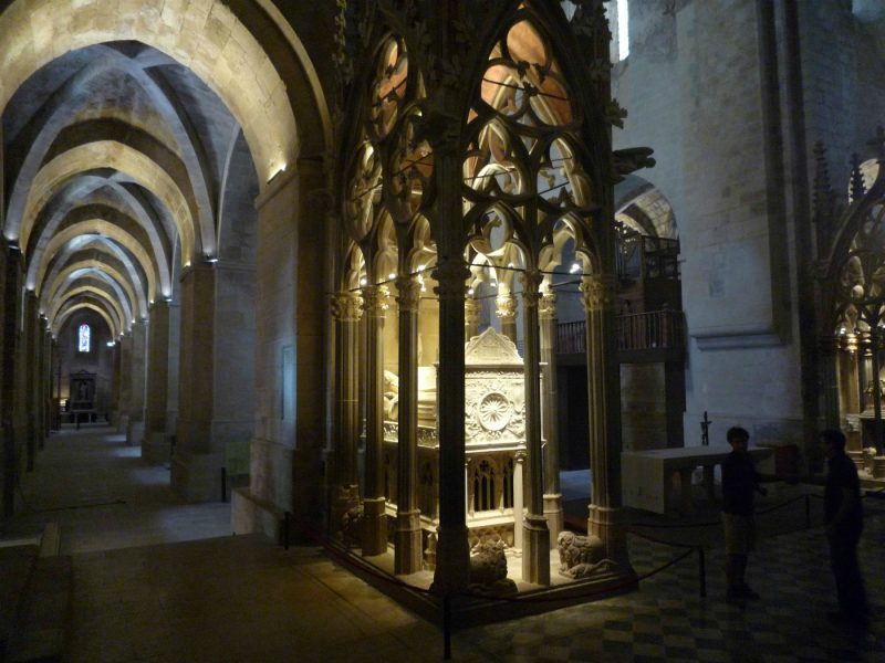 Iluminación Garviled - Proyecto a medida - Monasterio Santes Creus