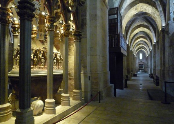 Iluminación Garviled - Proyecto a medida - Monasterio Santes Creus