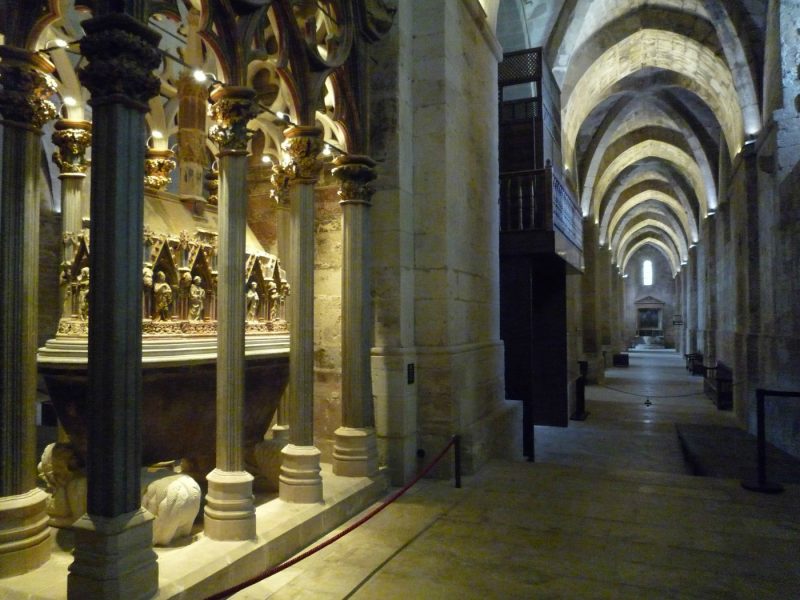 Iluminación Garviled - Proyecto a medida - Monasterio Santes Creus